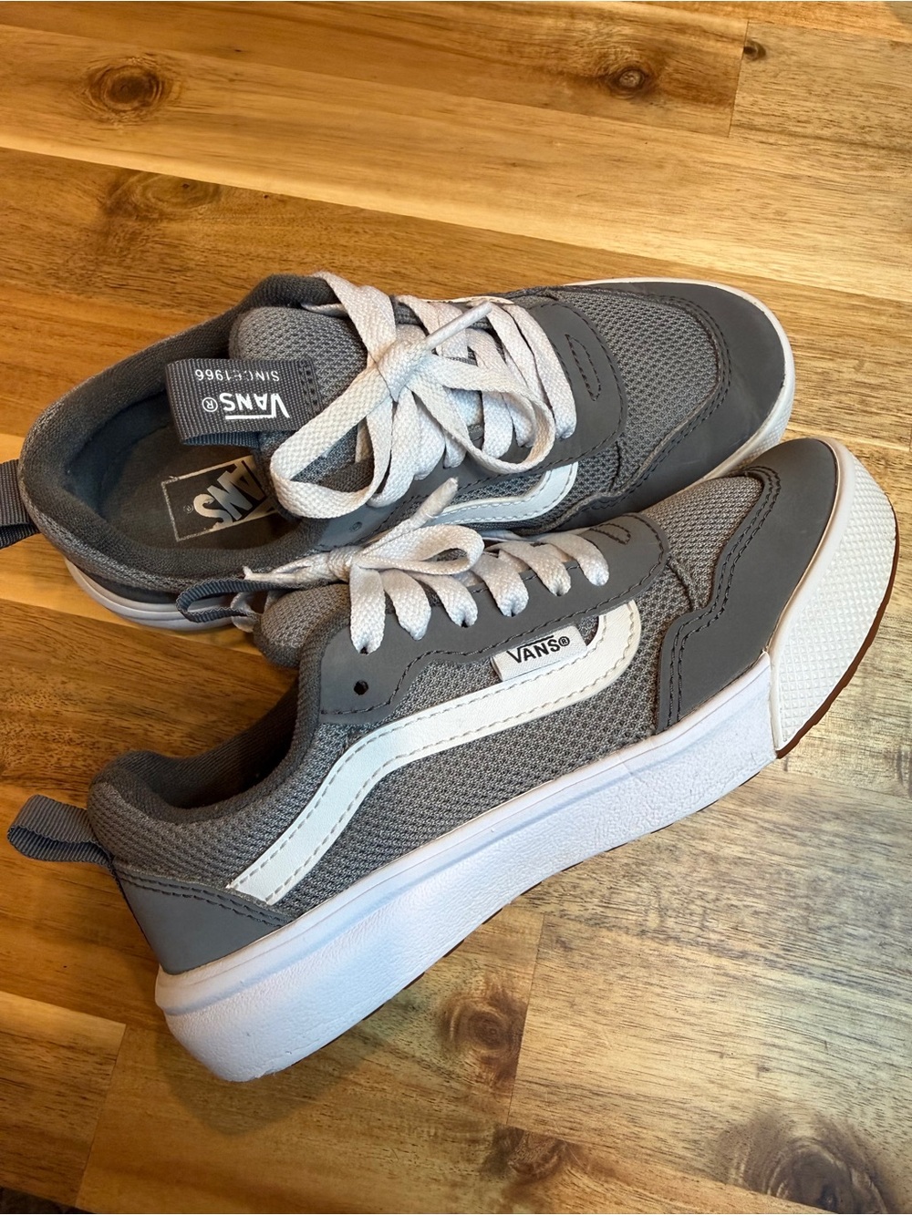 Vans UltraRange youth Gray Low-Top Skate Sneakers
